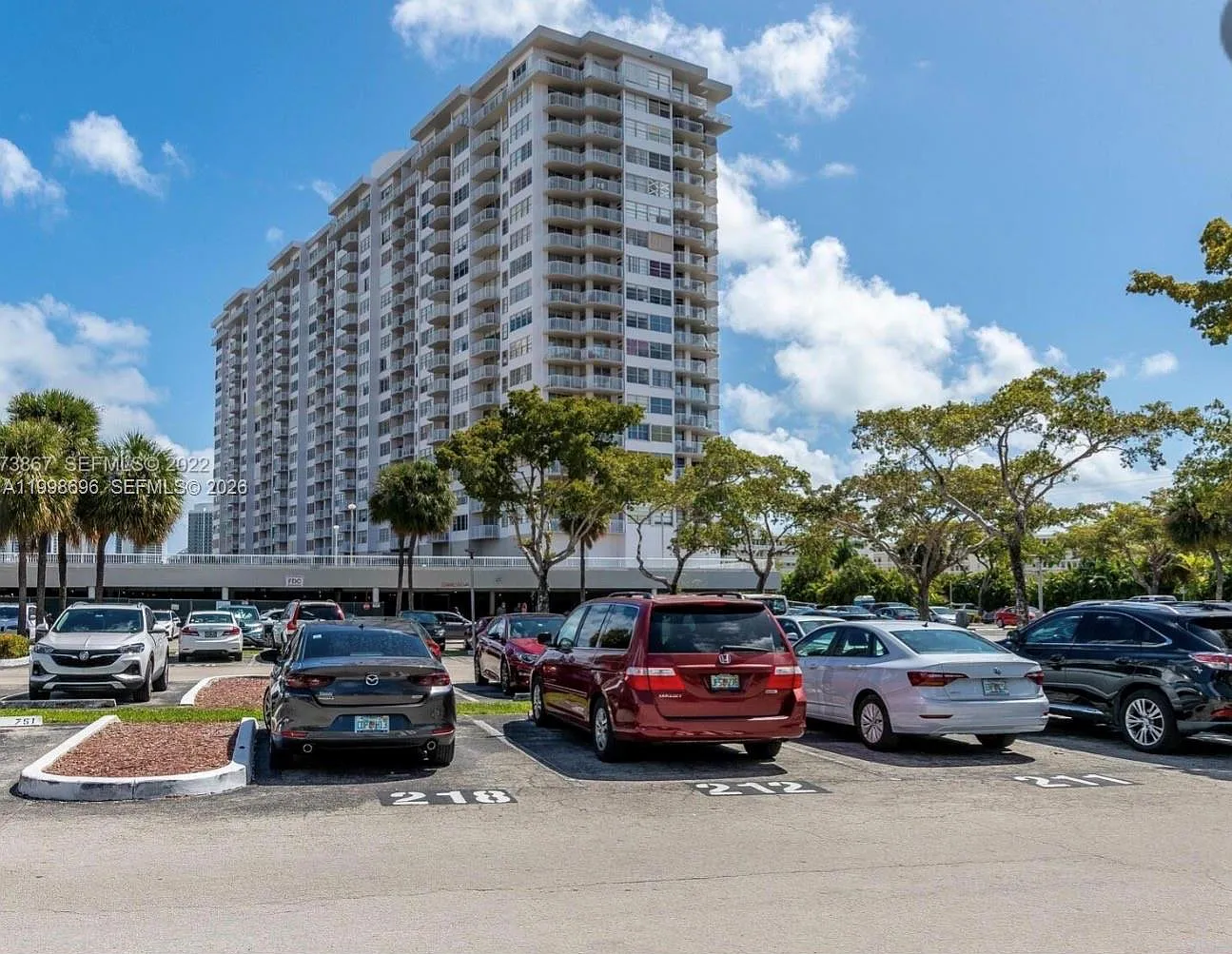 18041 Biscayne Blvd — Photo 2
