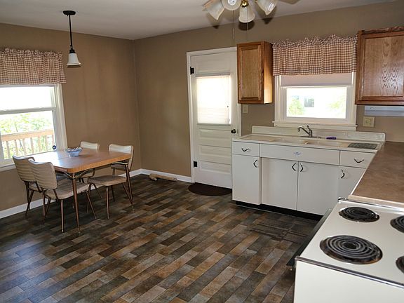 5th image of 507 Tyson St