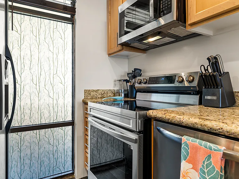 4333 Marina City Dr #308 — Photo 11