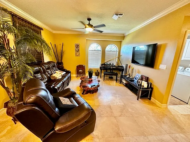 4232 Messina Dr — Photo 19