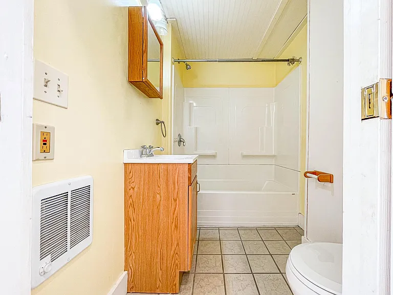 329 Preble St #2 — Photo 11