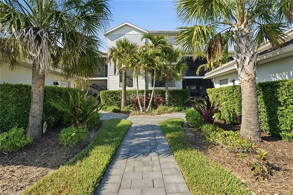2 bed, 2.0 bath, 1366 sqft, $2,400 — Photo 3