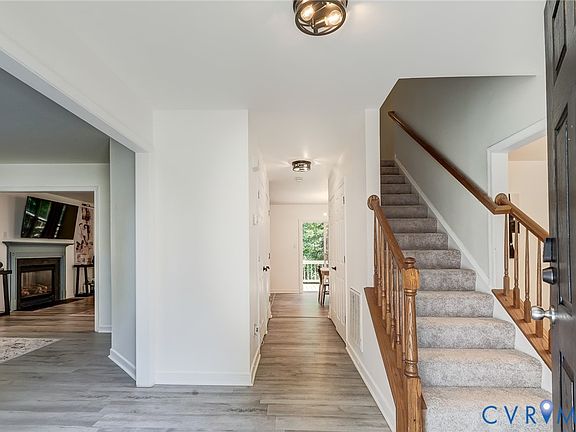 3rd image of 925 Scotch Pine Ct