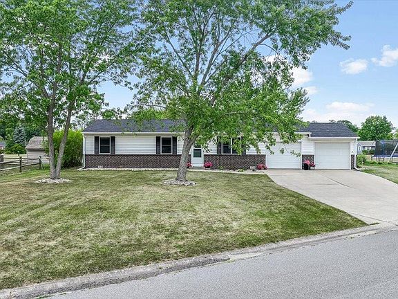 2nd image of 2212 Evergreen Dr