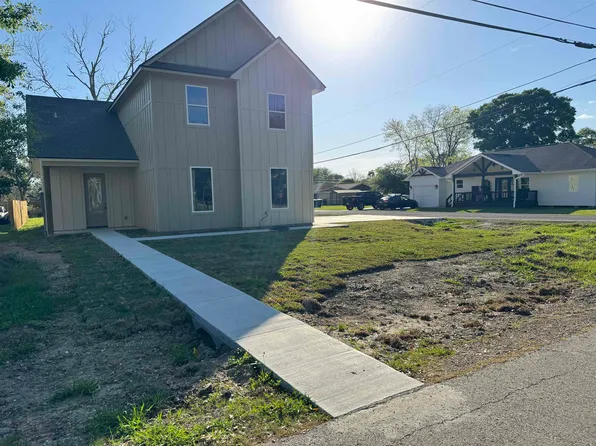 1004 S 13th St, Nederland, TX 77627