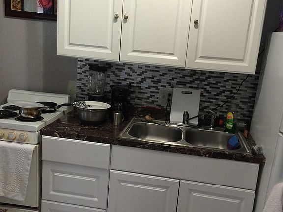 4th image of 1425 NW 6th Ave