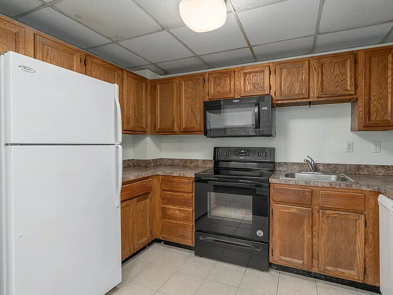 McCallum Apartments — Photo 3