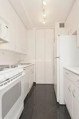 Rented by Mirador Real Estate | media 25