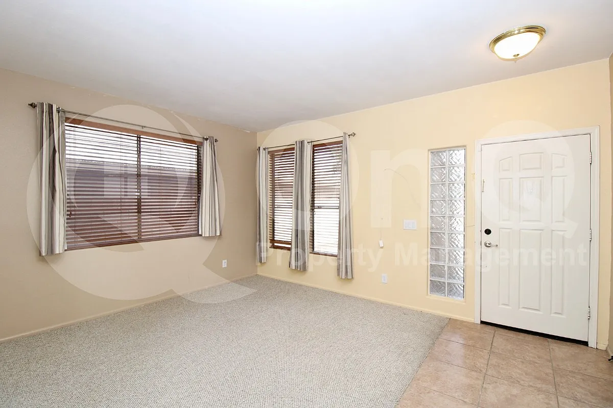 5 bed, 3.0 bath, 2997 sqft, $2,799 — Photo 4