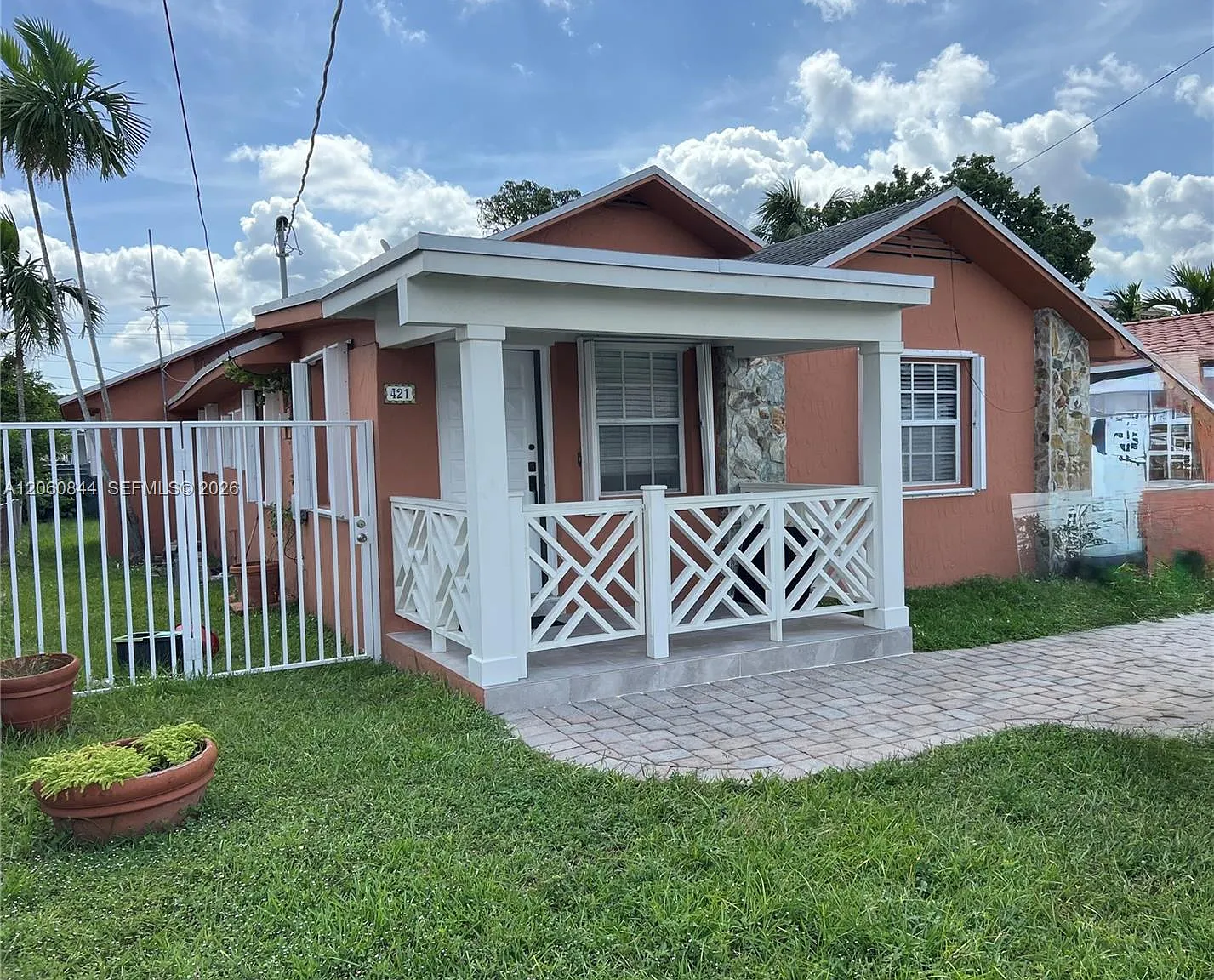 W Flagler Pk — Photo 1