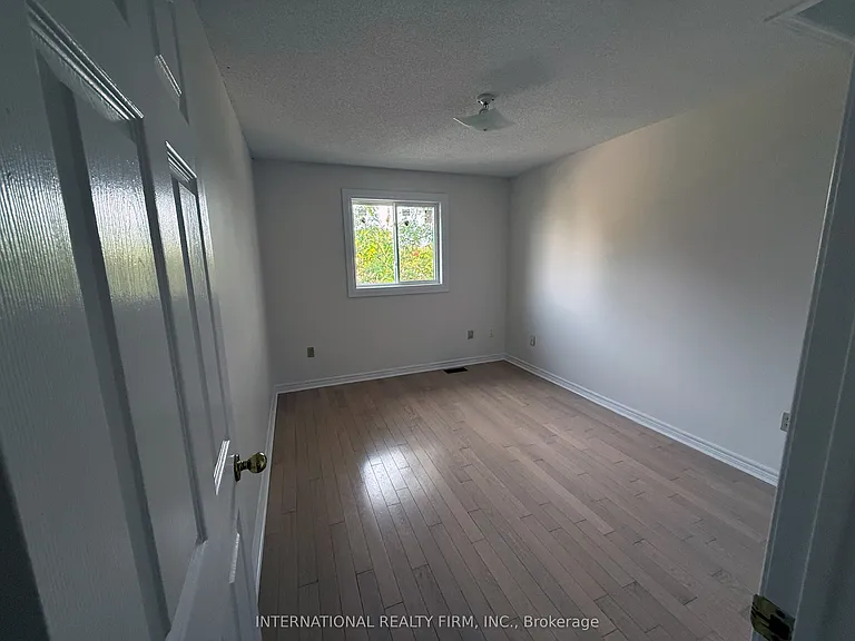 43 Falconridge Dr — Photo 24