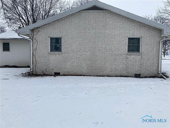 3rd image of 113 Sycamore St