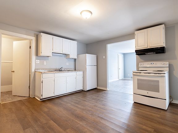 2nd image of 1931 Clements Ave #C