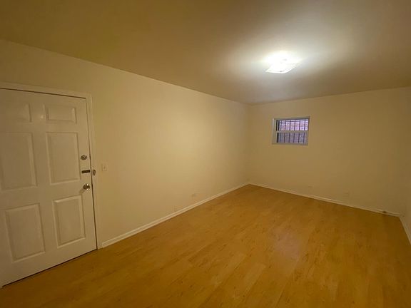 4th image of 1511 W Wellington Ave #G