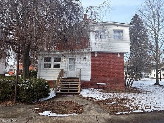 5th image of 152 E Main St