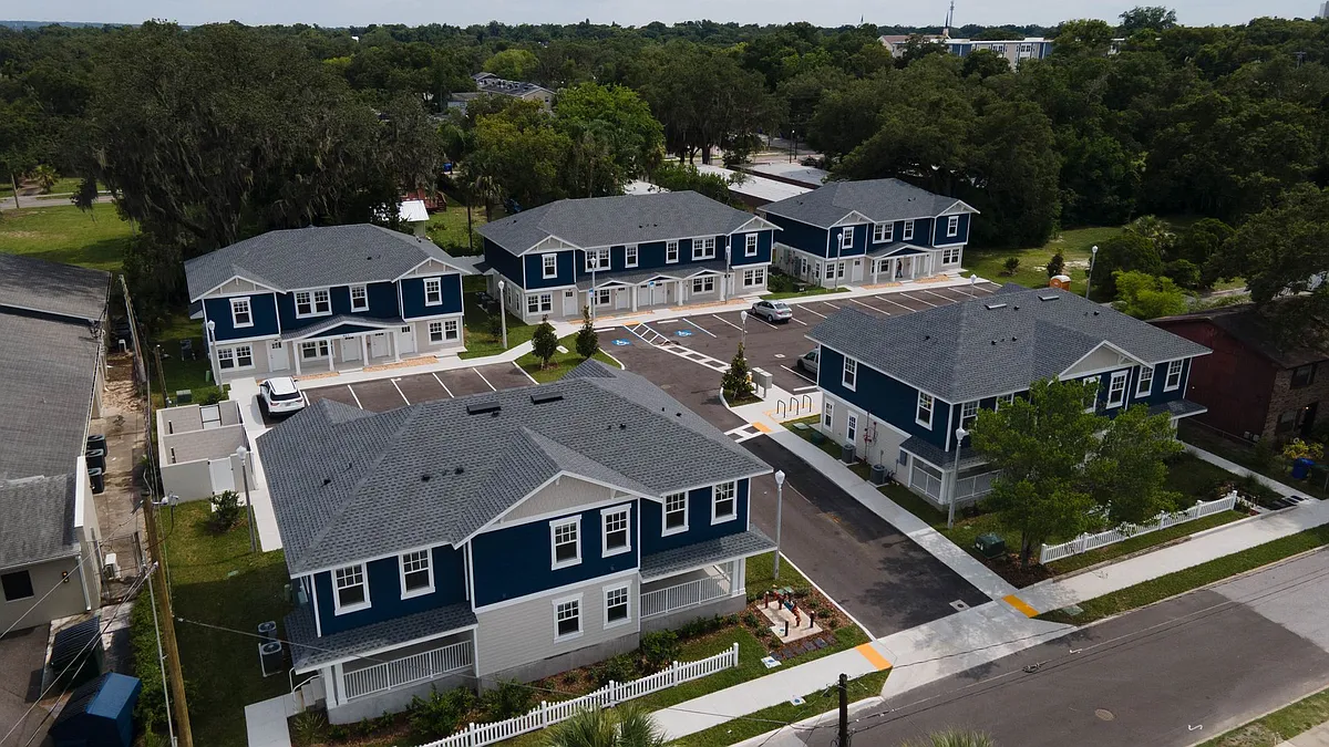 Building Photo - Royal Oak Apartments