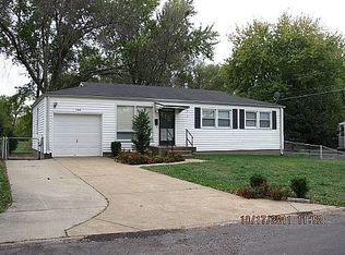 706 Kelvin Dr, Saint Louis, MO 63137