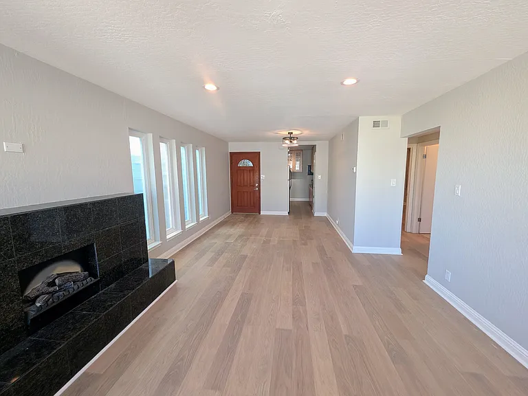 875 Waller St #1 — Photo 3