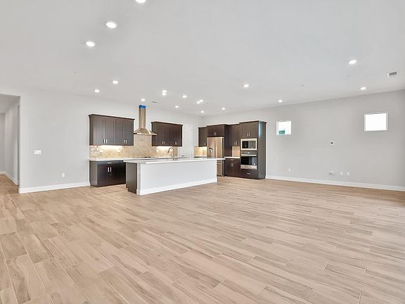 4th image of 4643 Starglow Dr