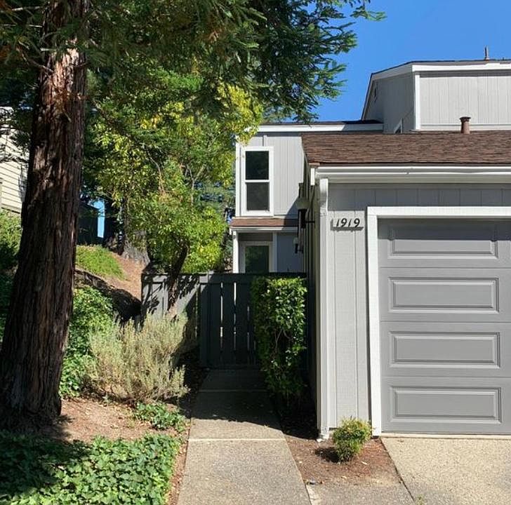 1st image of 1919 Ascot Dr