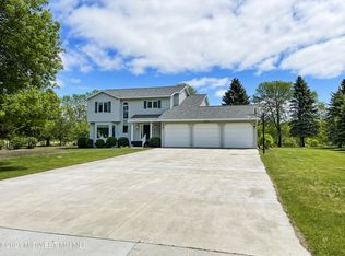 137 Fern Rd, Thief River Falls, MN 56701