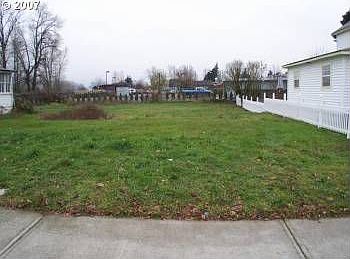 3rd image of 403 Dunham Ave
