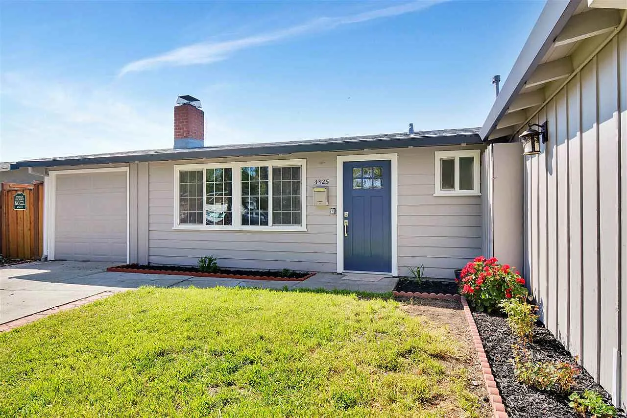 3325 Bennett Way photo 1