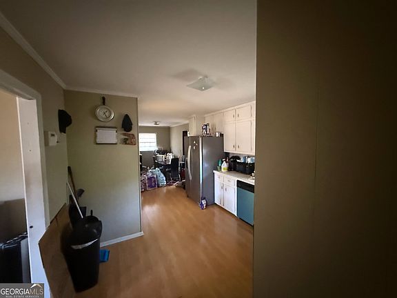 3rd image of 856 Virginia Ct