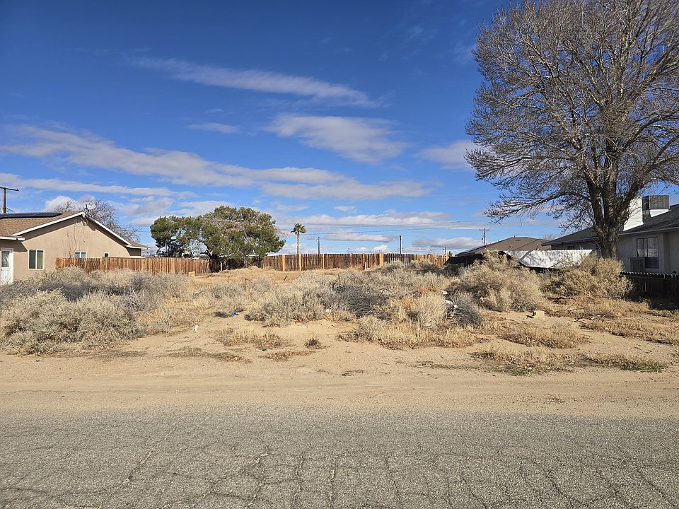 2nd image of 203-384-13 Redwood Blvd