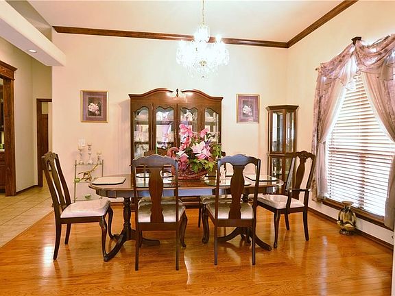 5th image of 836 Golden Pond Dr