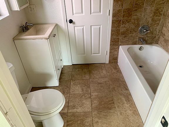 5th image of 2218 Orange Ave