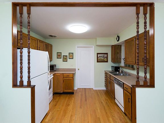 5th image of 7655 Wendel Dr