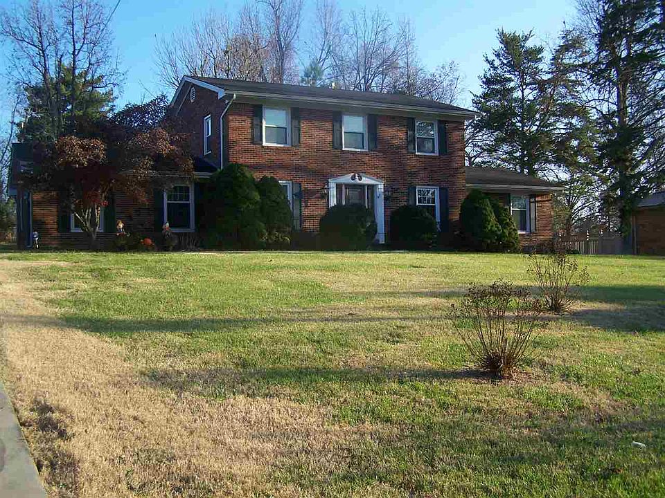 1st image of 220 Fairview Dr