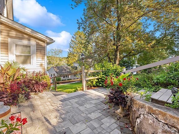 3rd image of 61 Farview Ave