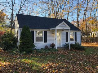 426 Shore Dr, Branford, CT 06405