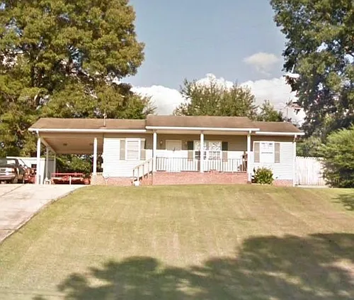 2143 Wildwood Rd Photo 1