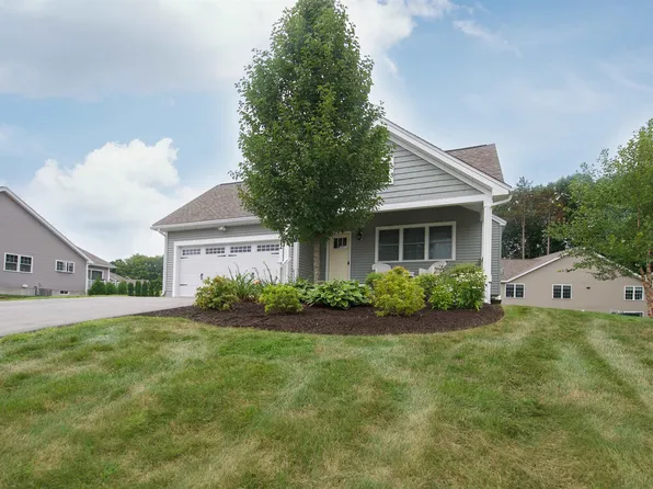 22 Three Pond Drive, Brentwood, NH 03833