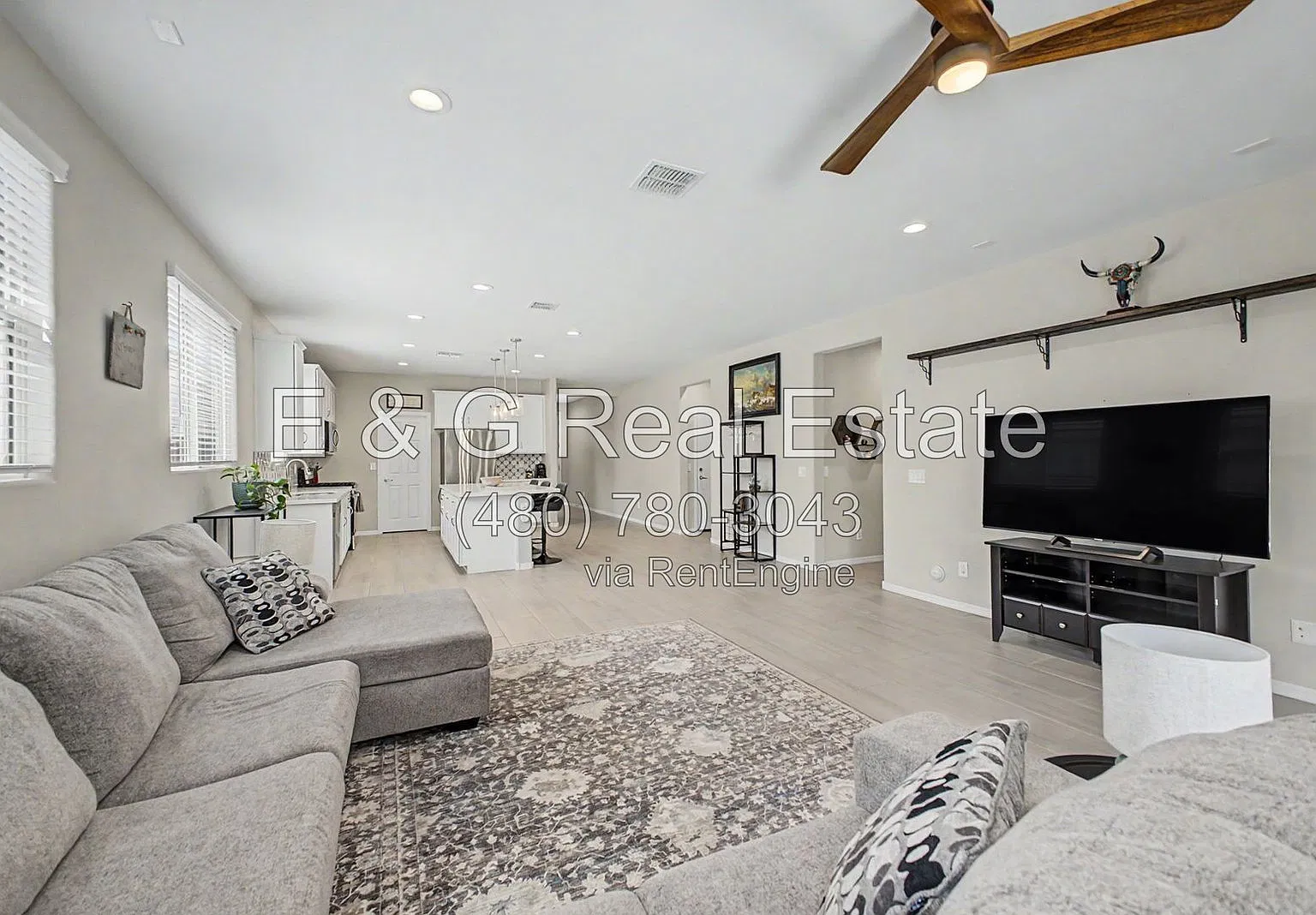 4 bed, 2.5 bath, 2024 sqft, $2,400 — Photo 4