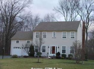 31 Fairlawn Dr, Wallingford, CT 06492