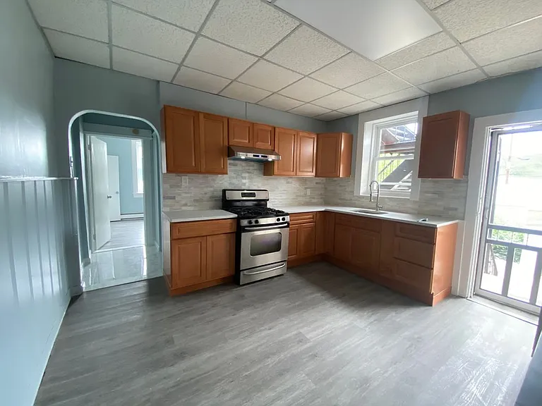 339 Valley St #1 — Photo 8