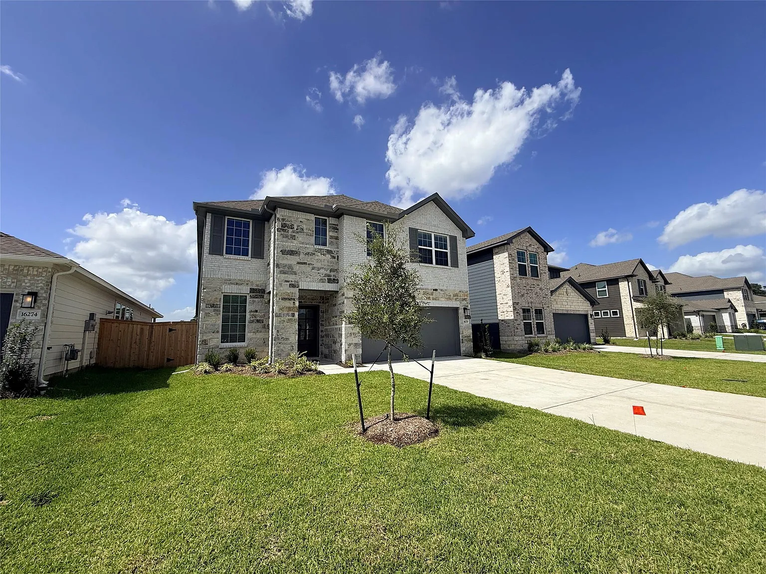 4 bed, 3.5 bath, 2738 sqft, $2,600 — Photo 4