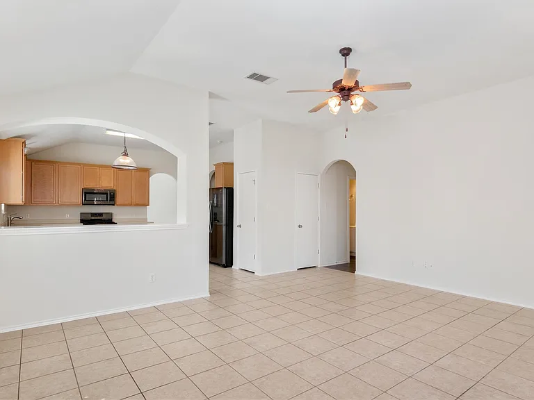 1117 Alexandria Way — Photo 8