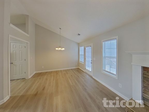 3rd image of 299 Greystone Cir