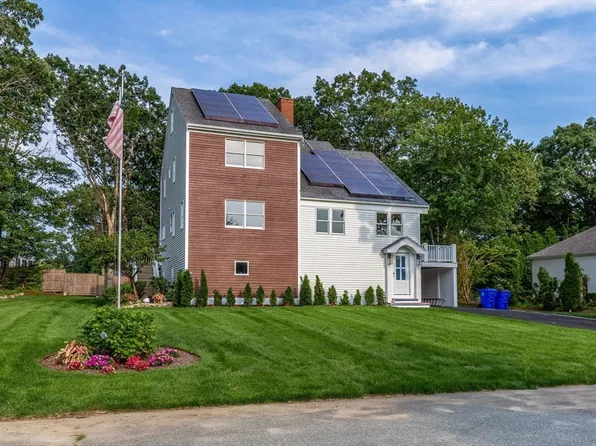 43 Seabreeze Dr, Bourne, MA 02532