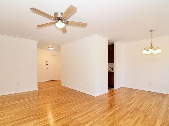 5th image of 900 Midland Ave APT 1C