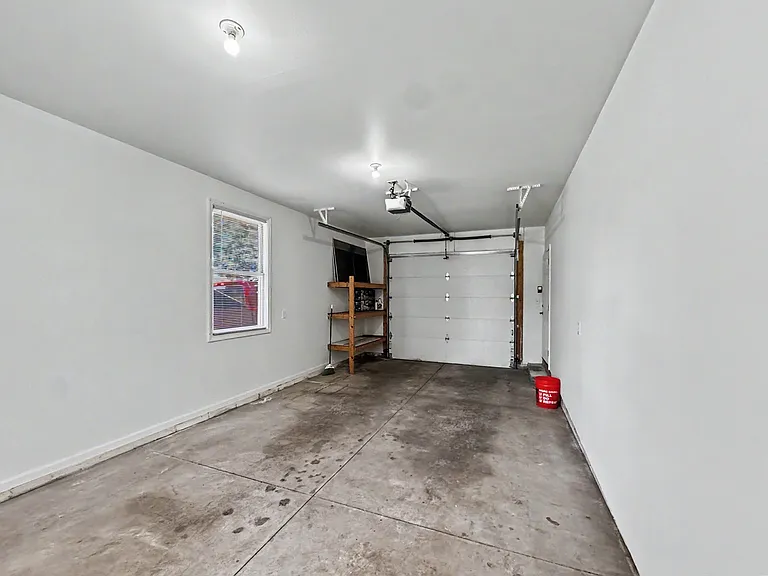 W330N4339 Lakeland Dr #B — Photo 32