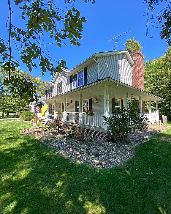 1st image of 16055 Wake Robin Dr