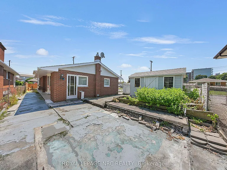 35 Eugene St — Photo 41