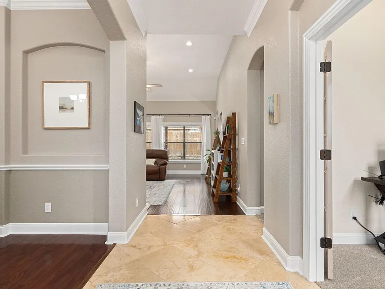 104 Olympic Dr — Photo 7