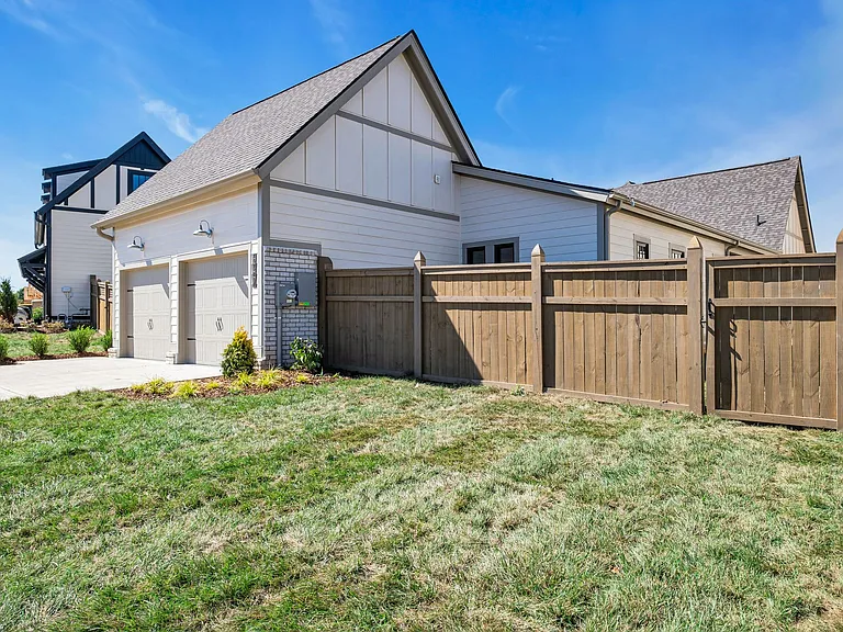247 Asterwood Cir — Photo 25